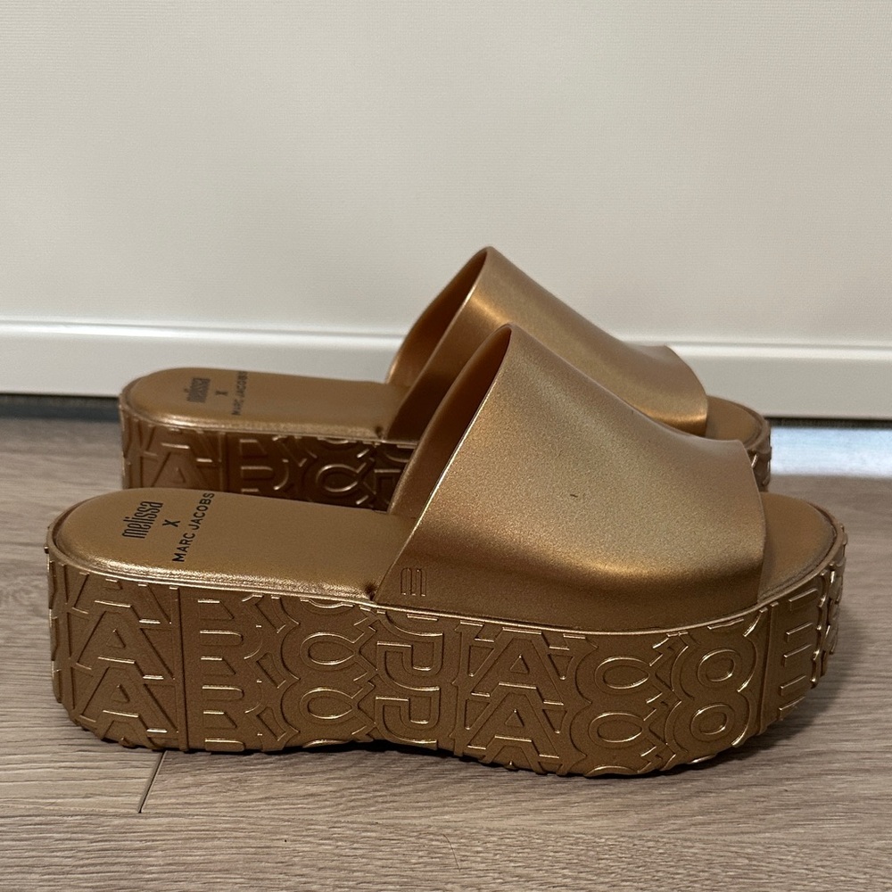 MELISSA x MARC JACOBS Platform - Picture 9 of 12